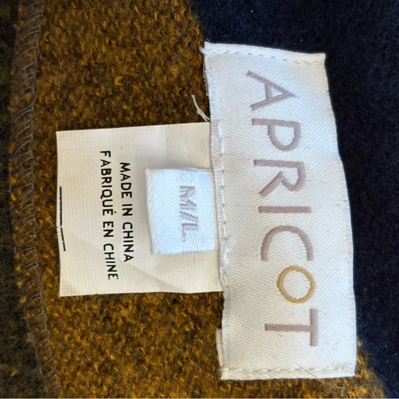 Apricot Colorblock Cape. size M/L - Picture 11 of 13